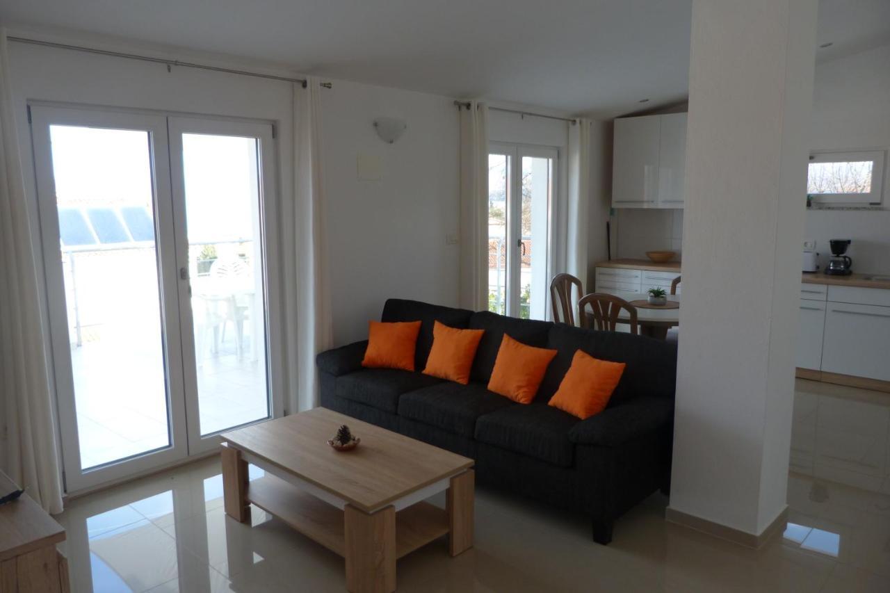 Apartments Monja & Dadi, Malinska, فانتاسيسي المظهر الخارجي الصورة