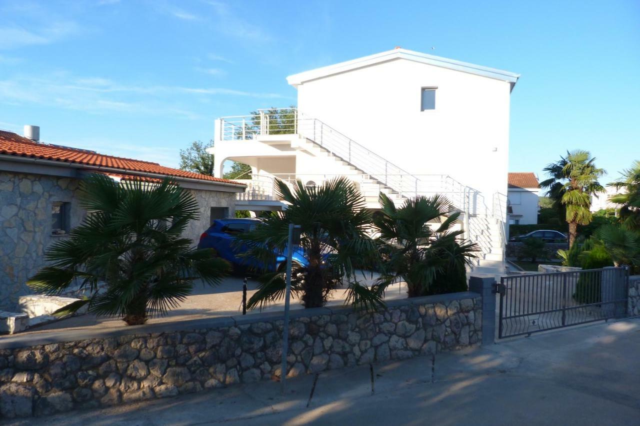 Apartments Monja & Dadi, Malinska, فانتاسيسي المظهر الخارجي الصورة