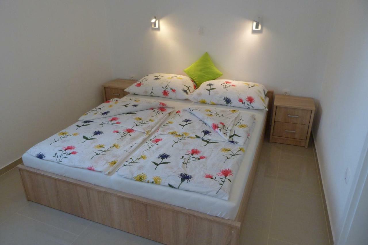 Apartments Monja & Dadi, Malinska, فانتاسيسي المظهر الخارجي الصورة