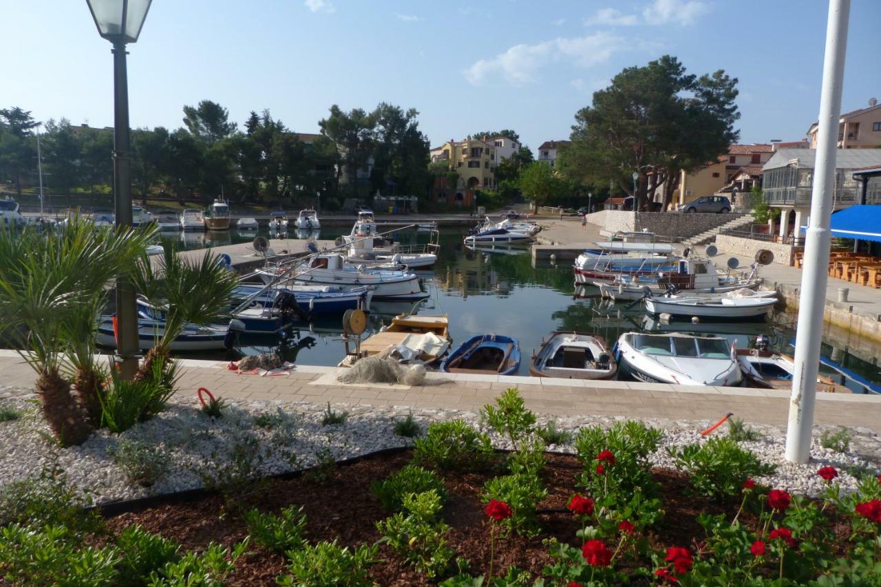 Apartments Monja & Dadi, Malinska, فانتاسيسي المظهر الخارجي الصورة