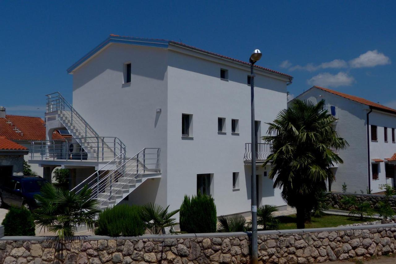 Apartments Monja & Dadi, Malinska, فانتاسيسي المظهر الخارجي الصورة